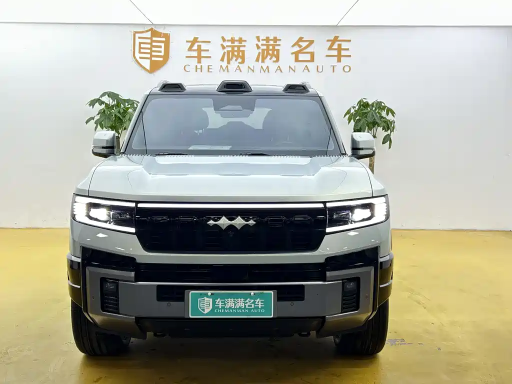 Fang Cheng Bao Leopard 8 2025