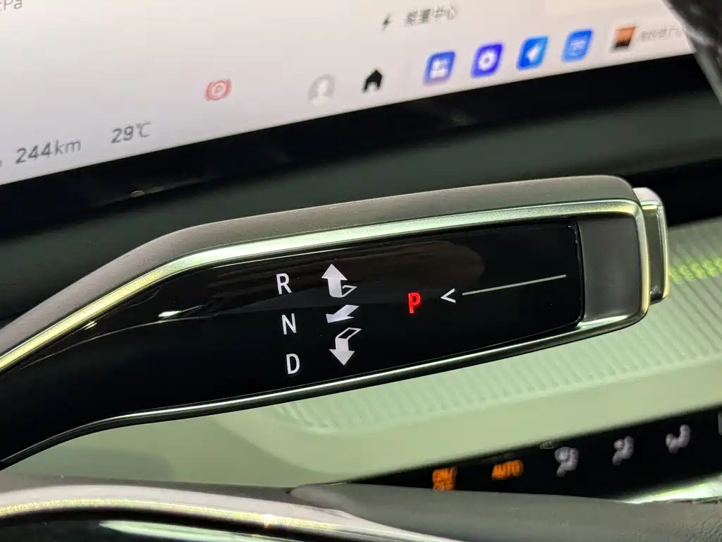 Cadillac IQ Aoge 2024 — фото 9