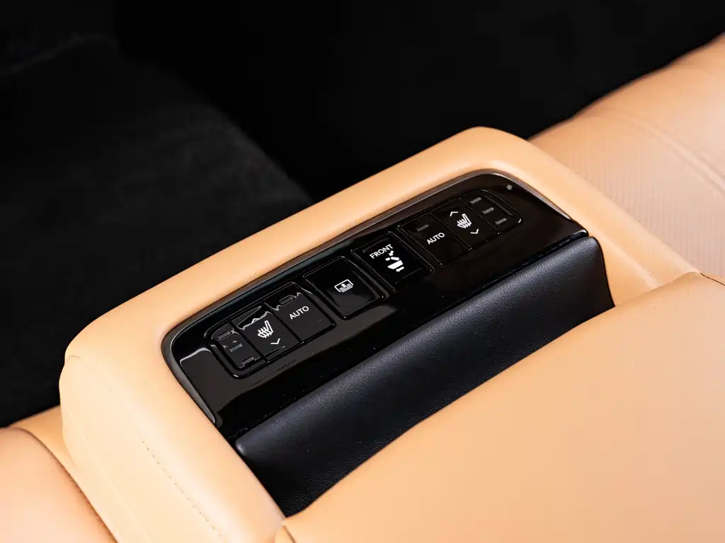 Lexus LS 2022 — фото 18
