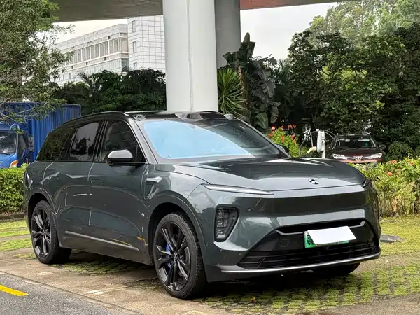 NIO ES8 2024
