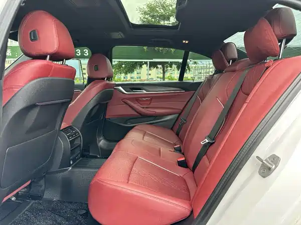 BMW 5 Series 2021