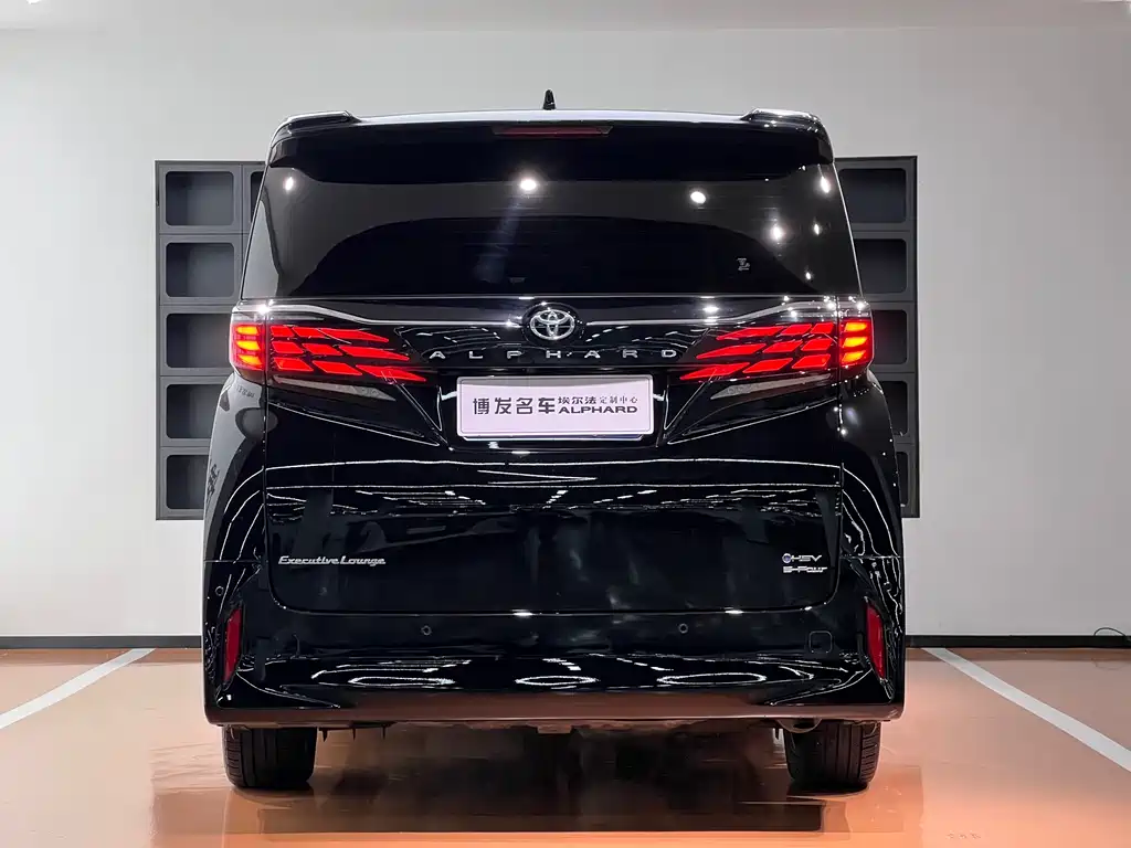 Toyota Alphard 2023 — фото 6