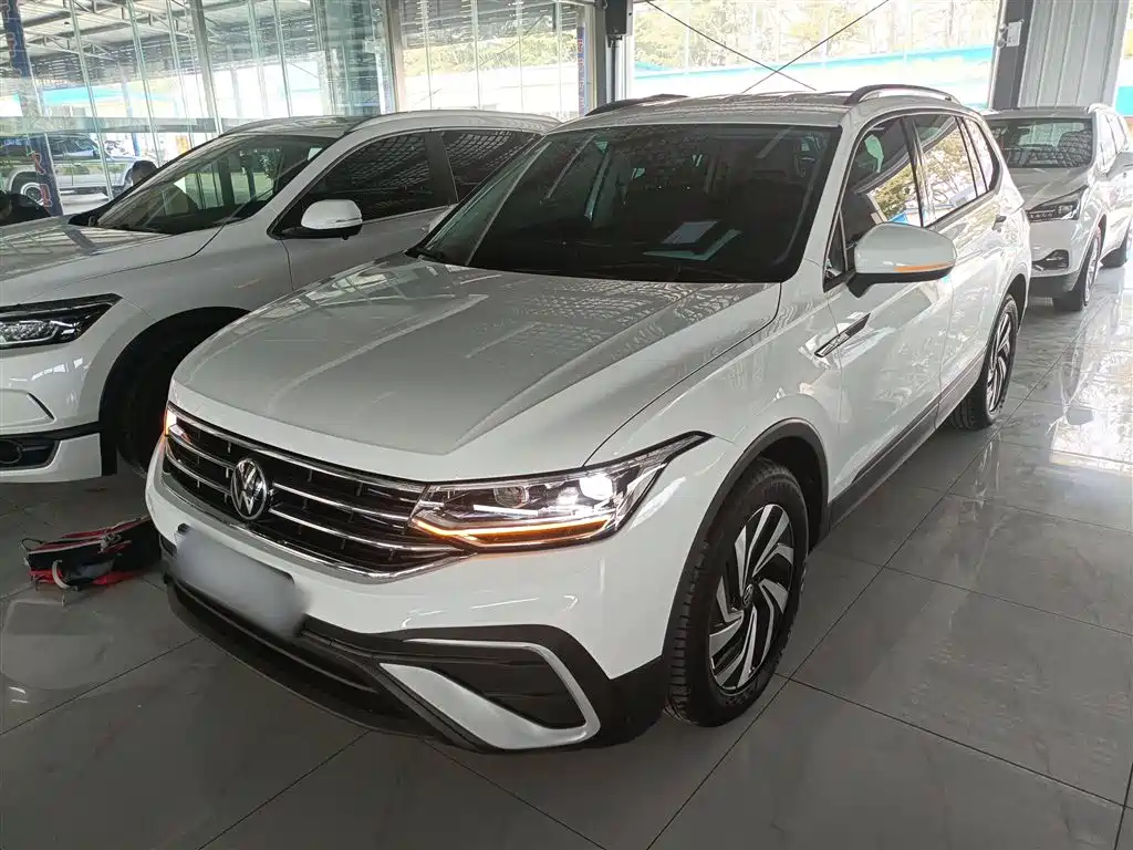 Volkswagen Tiguan L 2023 — фото 2