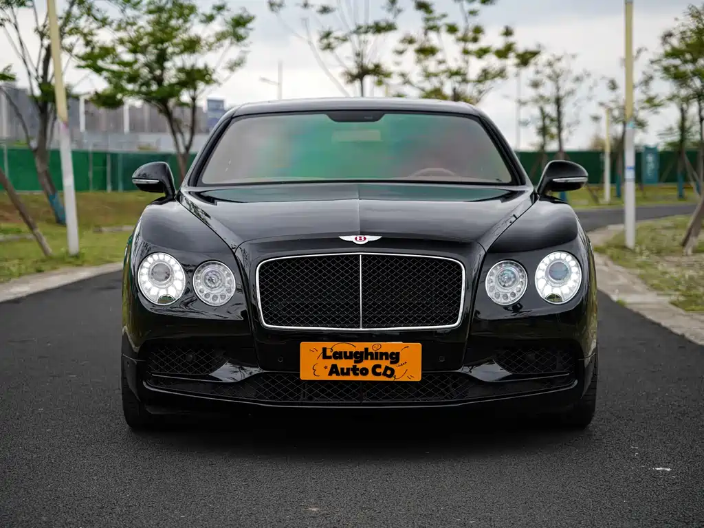 Bentley Flying Spur 2018 — фото 9