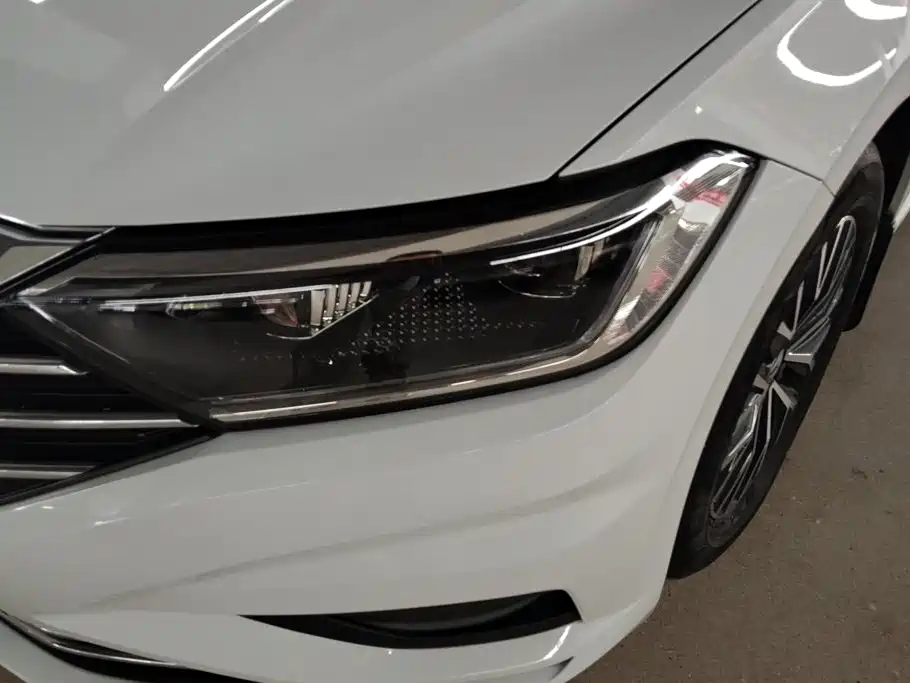 Volkswagen Sagitar 2021