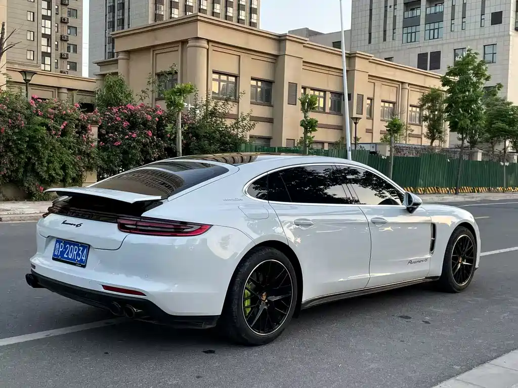Porsche Panamera 2019 — фото 8