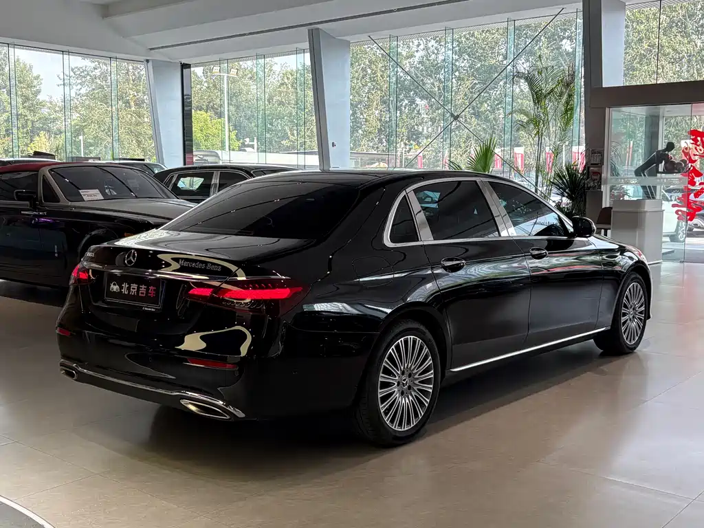 Mercedes-Benz E-Class 2023 — фото 22