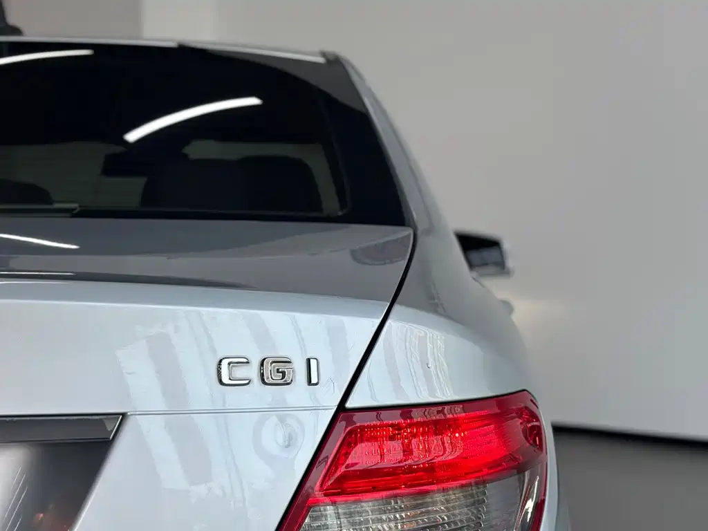 Mercedes-Benz C-Class 2011 — фото 21