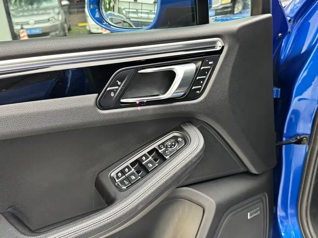 Porsche Macan 2018 — фото 10