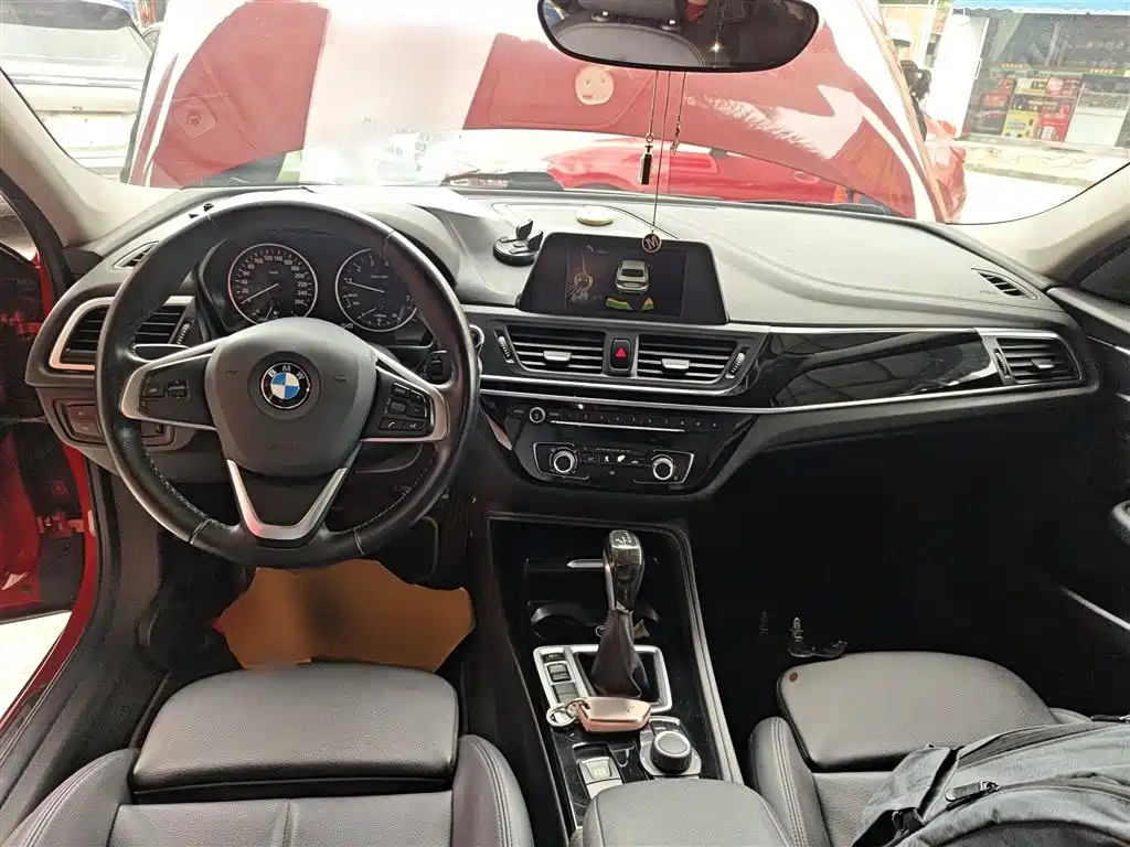 BMW 1 Series 2017 — фото 10