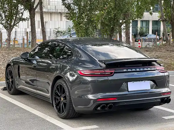 Porsche Panamera 2018