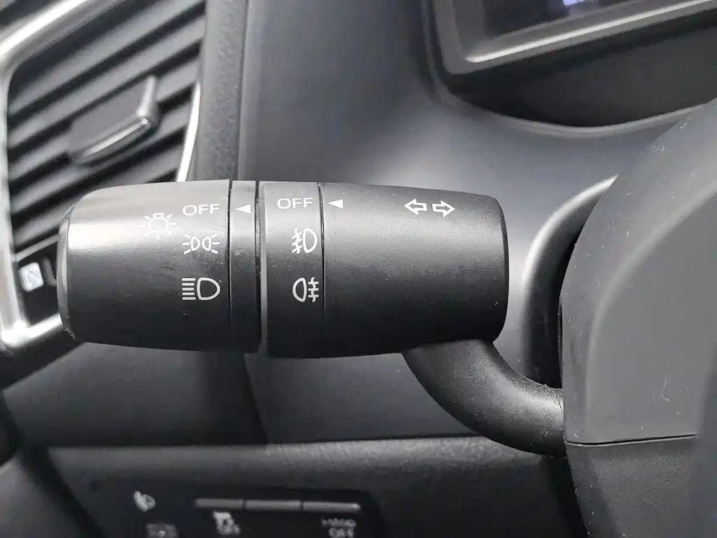 Mazda 3 Axela 2016 — фото 21