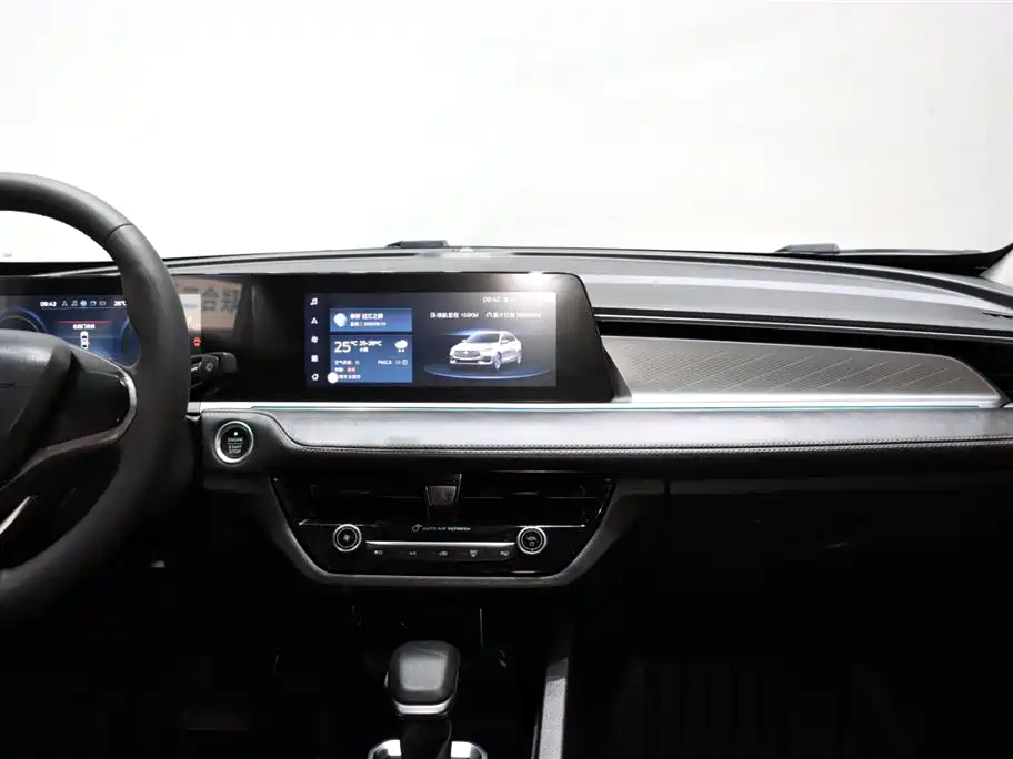 Ford Escort 2022 — фото 13