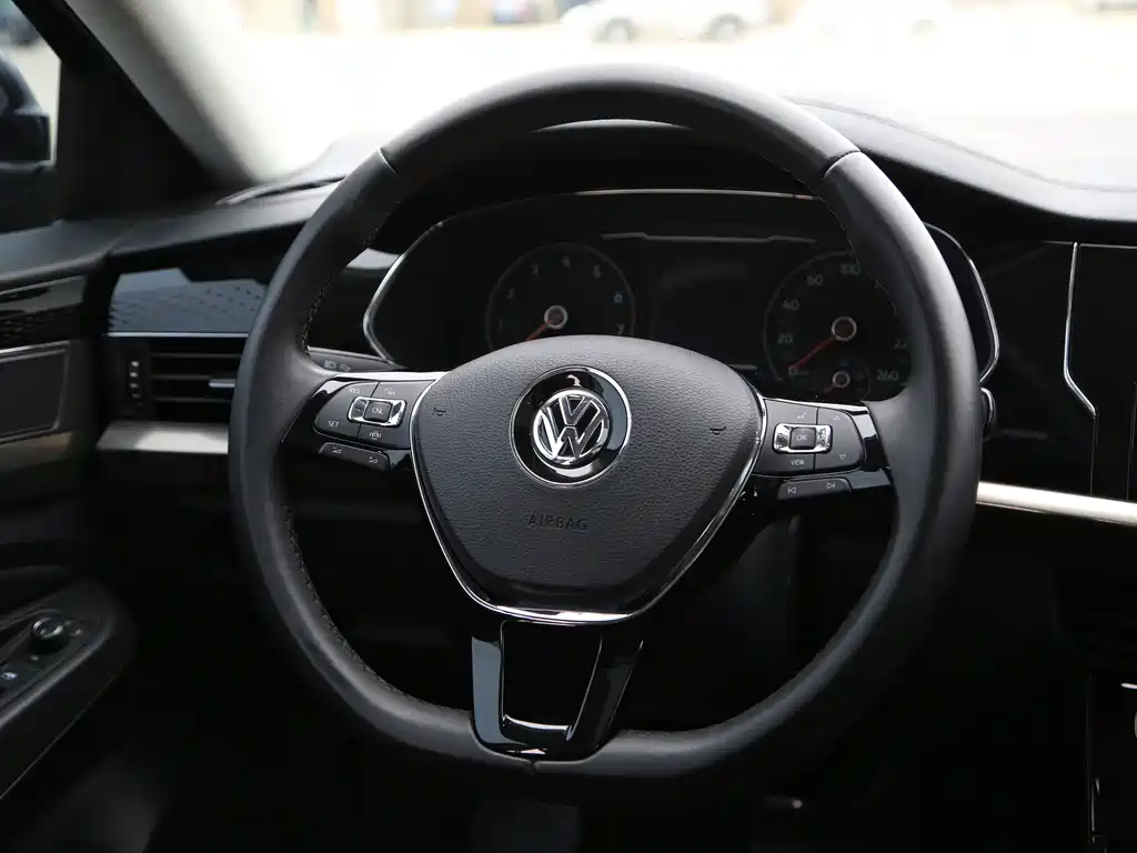 Volkswagen Passat 2019 — фото 9