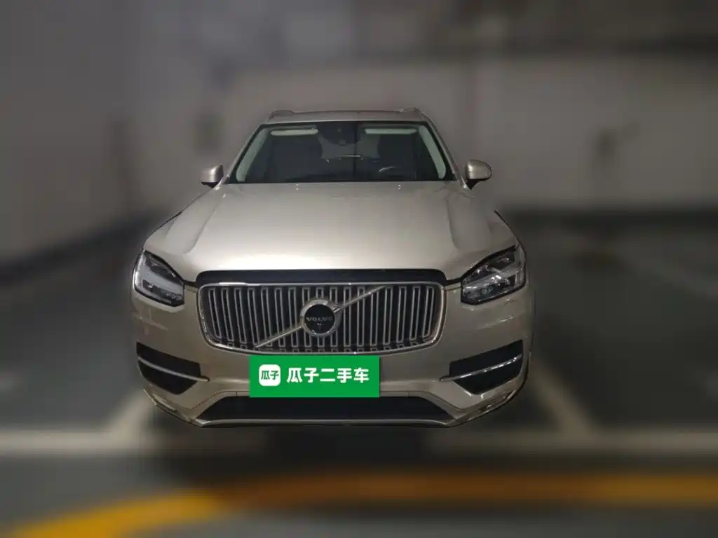 Volvo XC90 2018 — фото 23