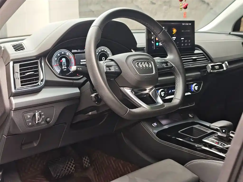 Audi Q5L 2023 — фото 7