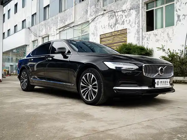 Volvo S90 2023
