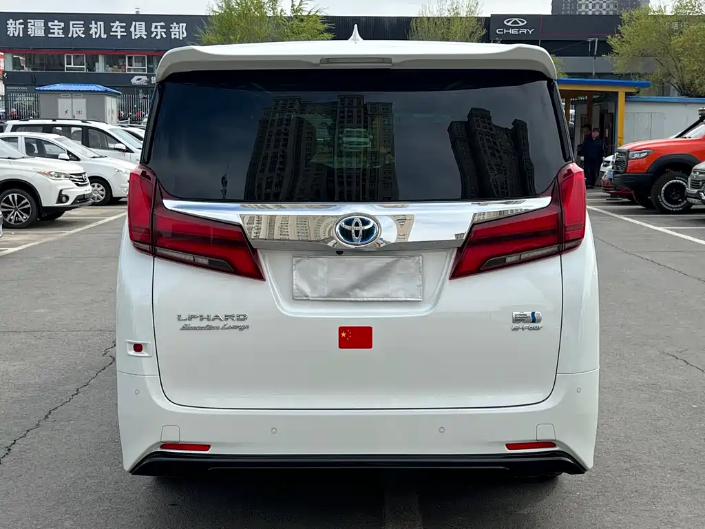 Toyota Alphard 2024 — фото 8