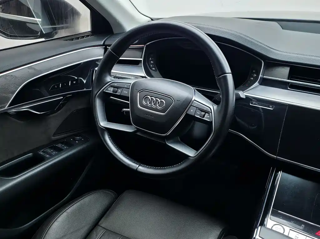Audi A8 2020 — фото 25