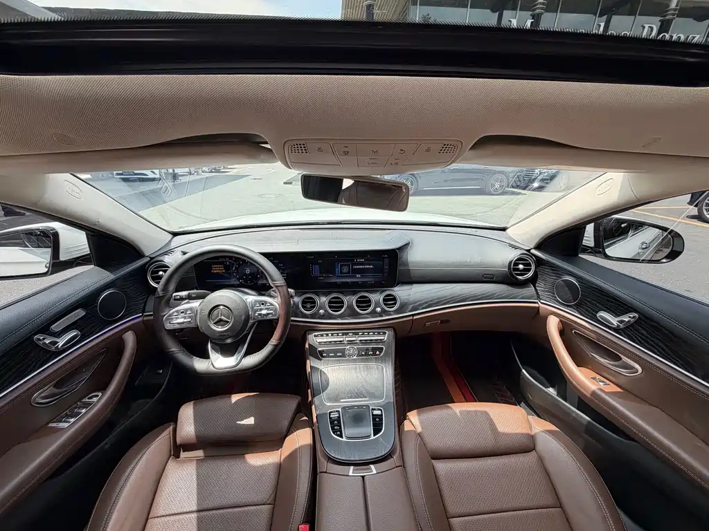 Mercedes-Benz E-Class 2019 — фото 12