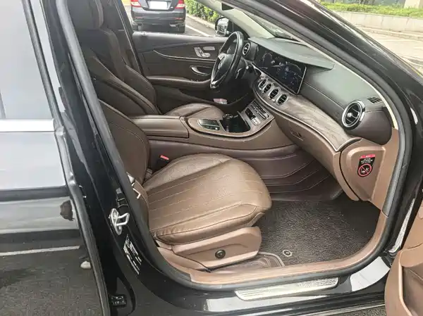 Mercedes-Benz E-Class 2022