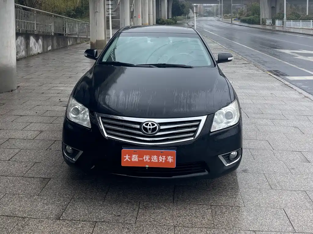 Toyota Camry 2011 — фото 2