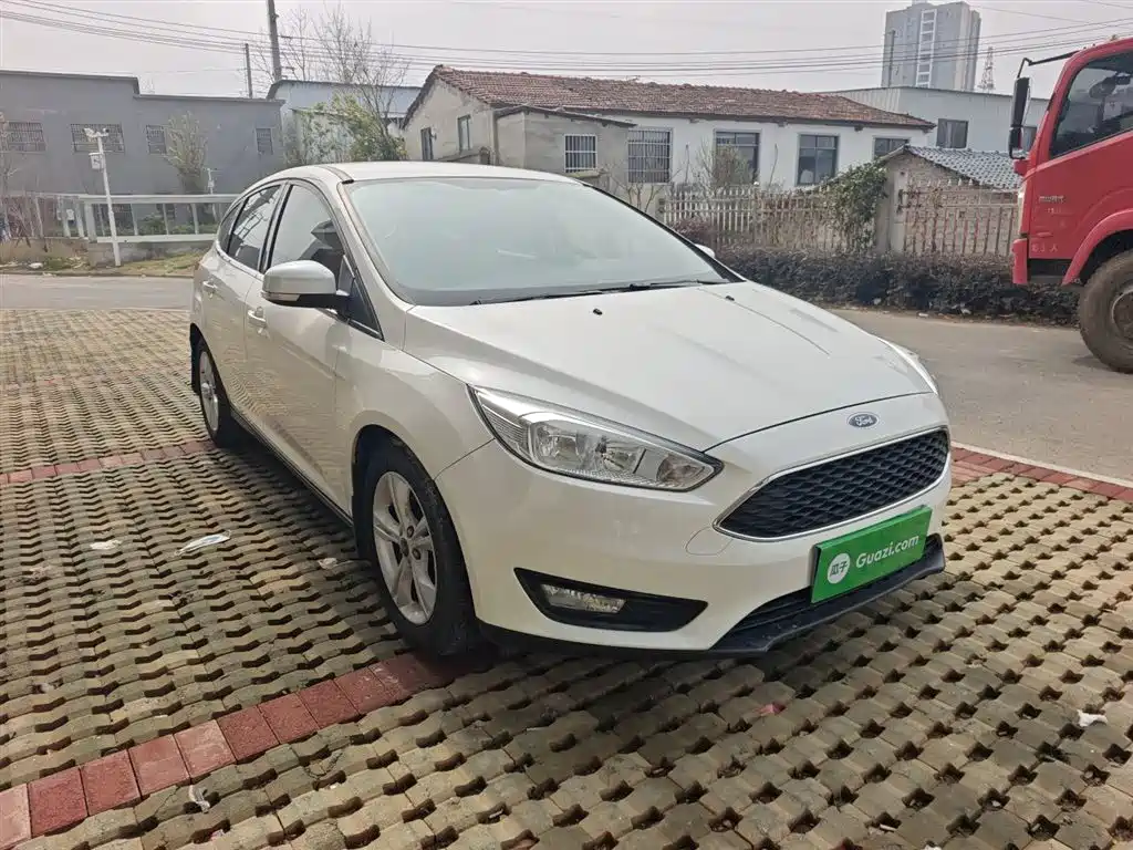 Ford Focus 2018 — фото 4