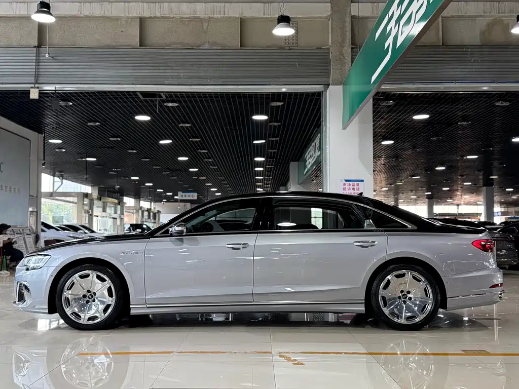 Audi A8 2024