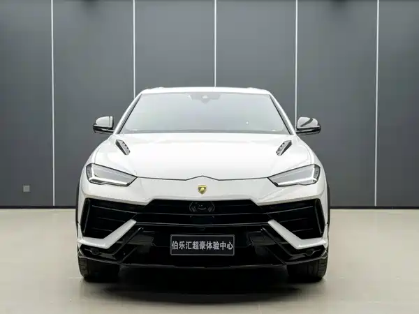 Lamborghini Urus 2024