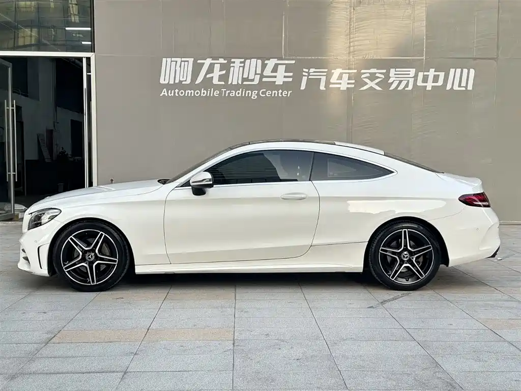 Mercedes-Benz C-Class 2019 — фото 20