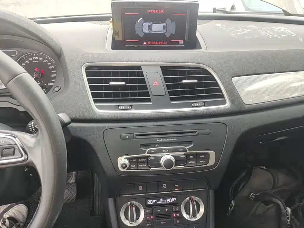 Audi Q3 2015 — фото 13
