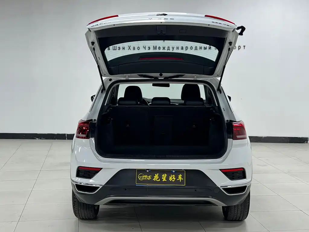 Volkswagen T-Roc 2023 — фото 12