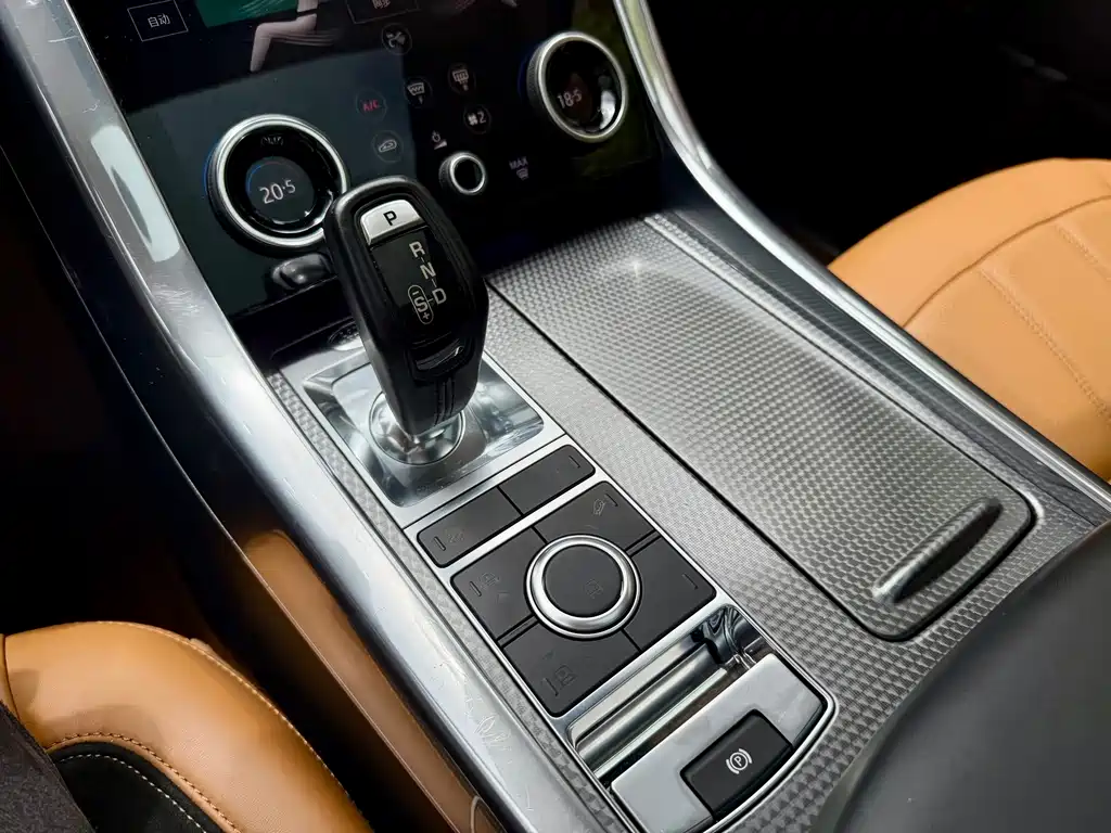 Land Rover Range Rover Sport 2018 — фото 18