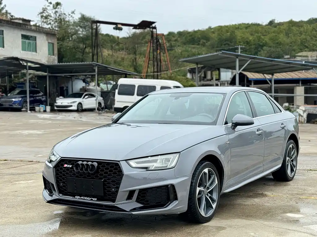 Audi A4L 2019 — фото 1
