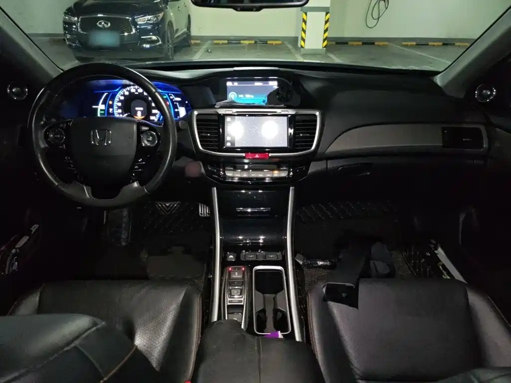 Honda Accord 2018 — фото 13