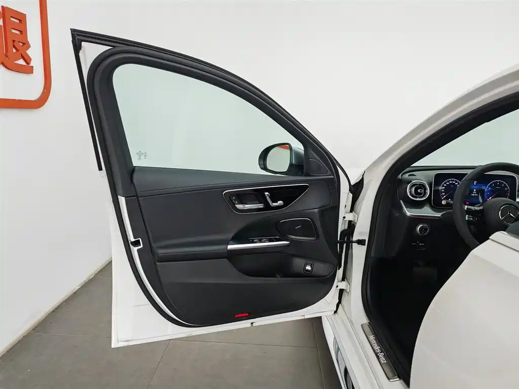 Mercedes-Benz C-Class 2022 — фото 8