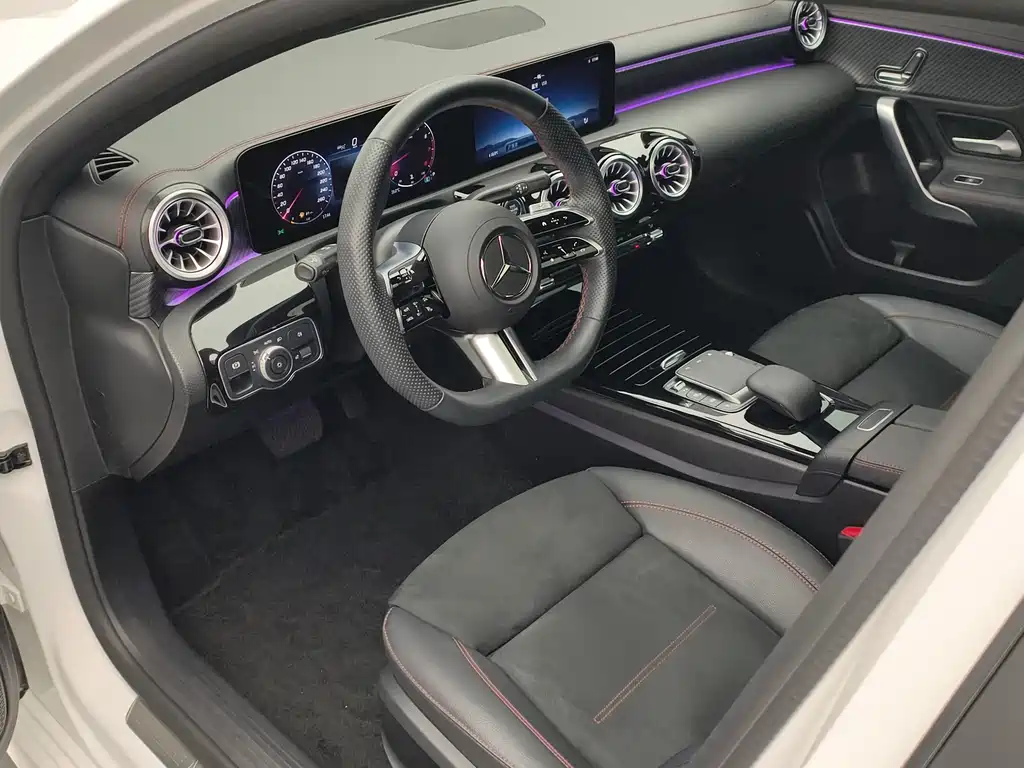 Mercedes-Benz A-Class 2023 — фото 10