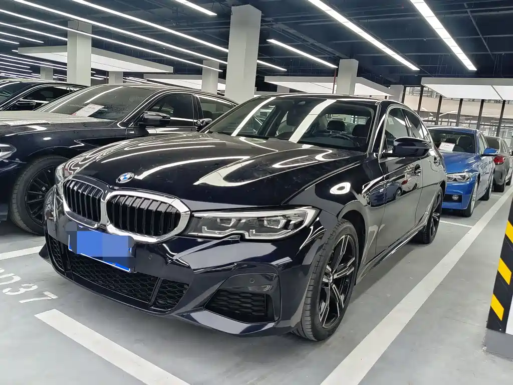 BMW 3 Series 2022 — фото 1