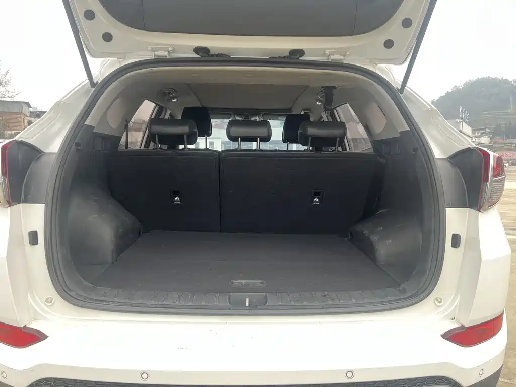 Hyundai Tucson 2017 — фото 15