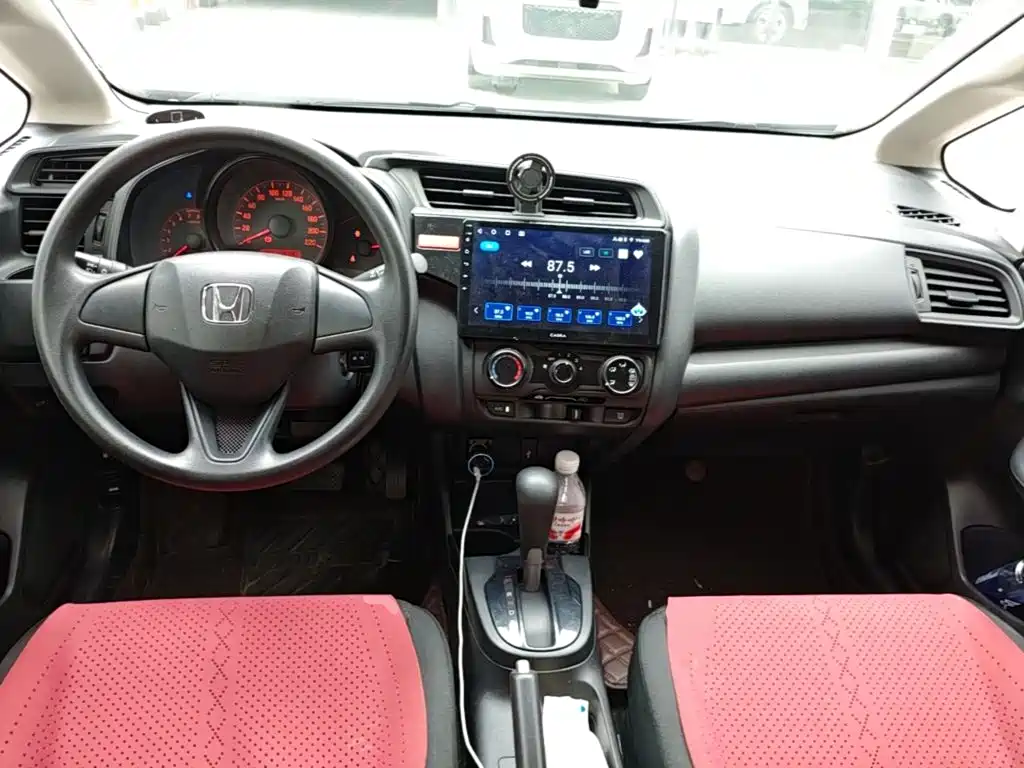 Honda Fit 2016 — фото 10