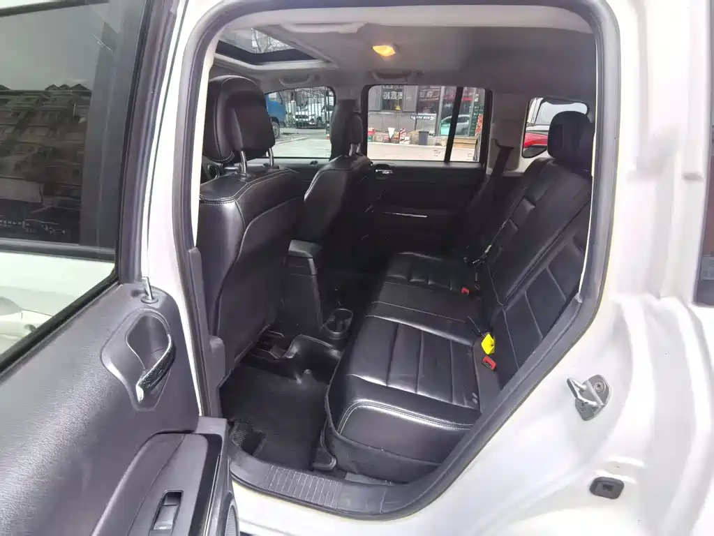 Jeep Compass 2013 — фото 9