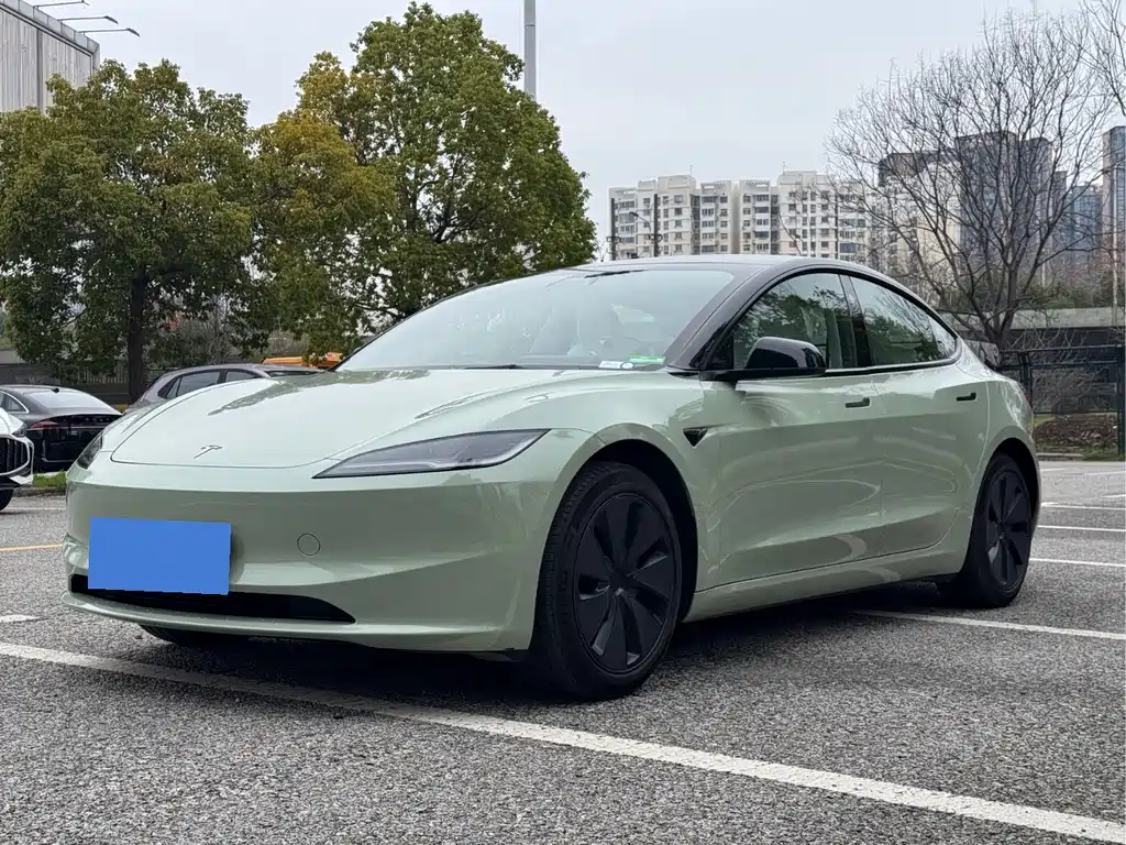 Tesla Model 3 2024 — фото 1