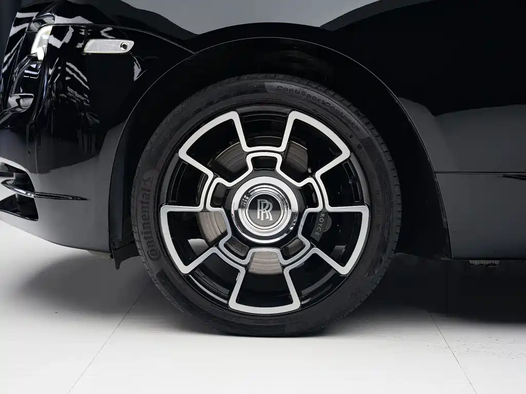 Rolls-Royce Phantom 2016 — фото 10