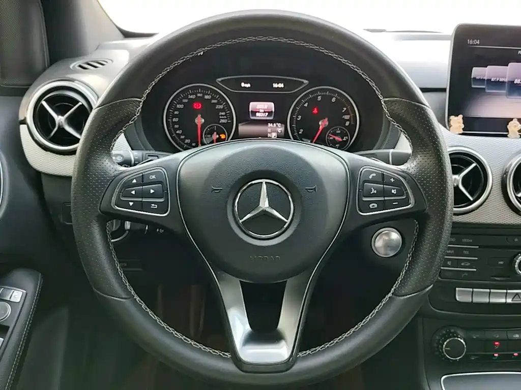 Mercedes-Benz B-Class 2018 — фото 11