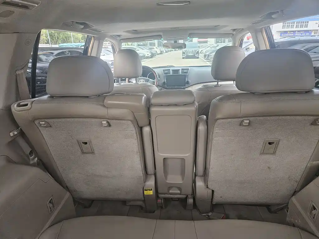 Toyota Highlander 2010 — фото 13