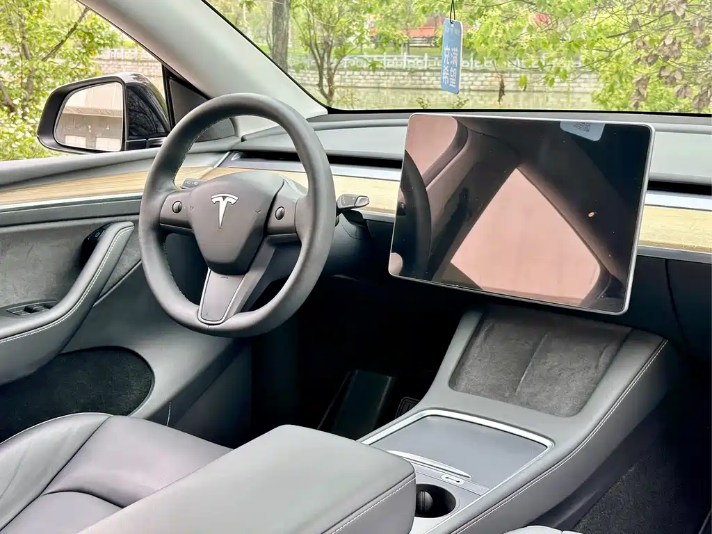 Tesla Model Y 2023 — фото 16