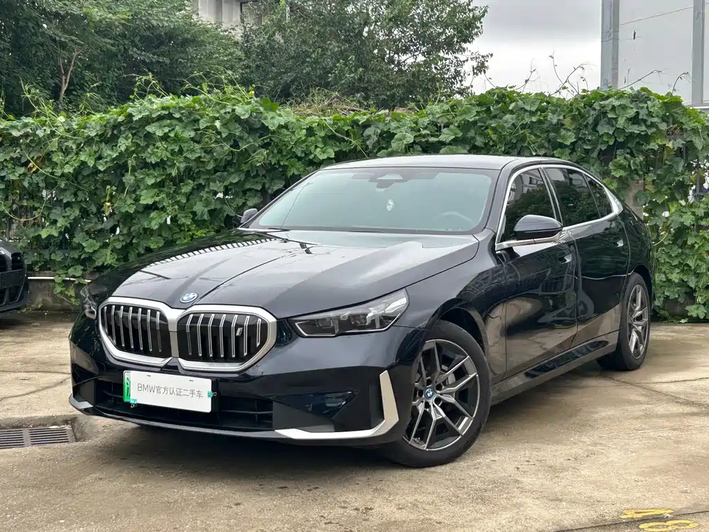 BMW i5 2025 — фото 1