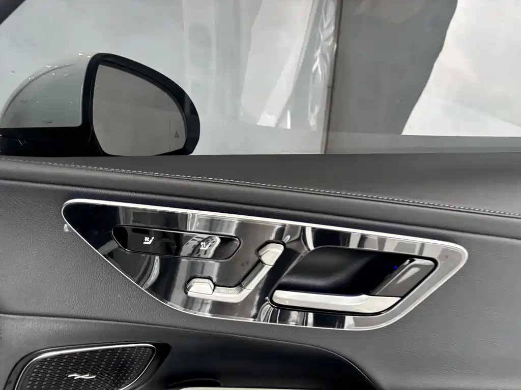 Mercedes-Benz GLC 2025 — фото 25