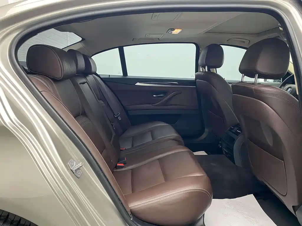 BMW 5 Series 2016 — фото 19