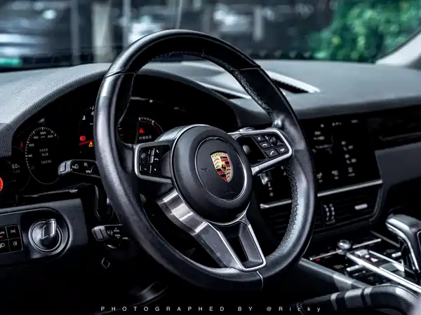 Porsche Cayenne 2021